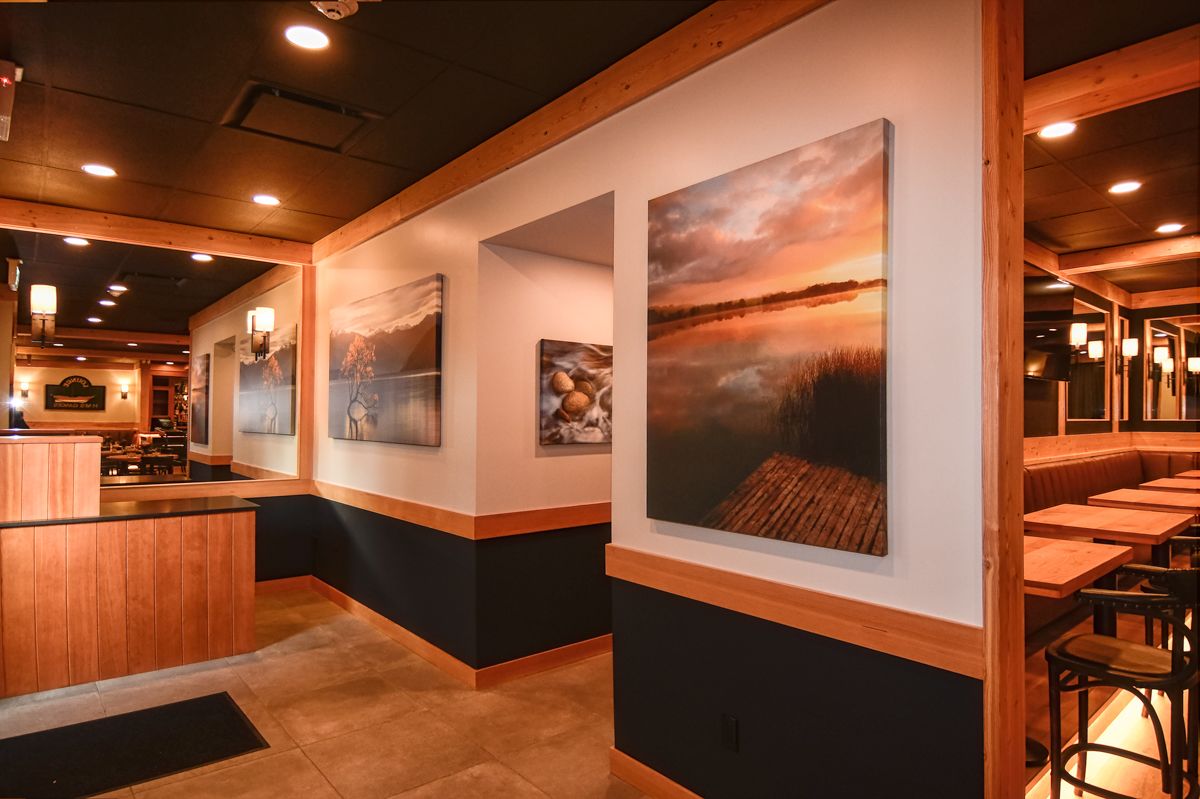 breakfast, lunch and dinner served