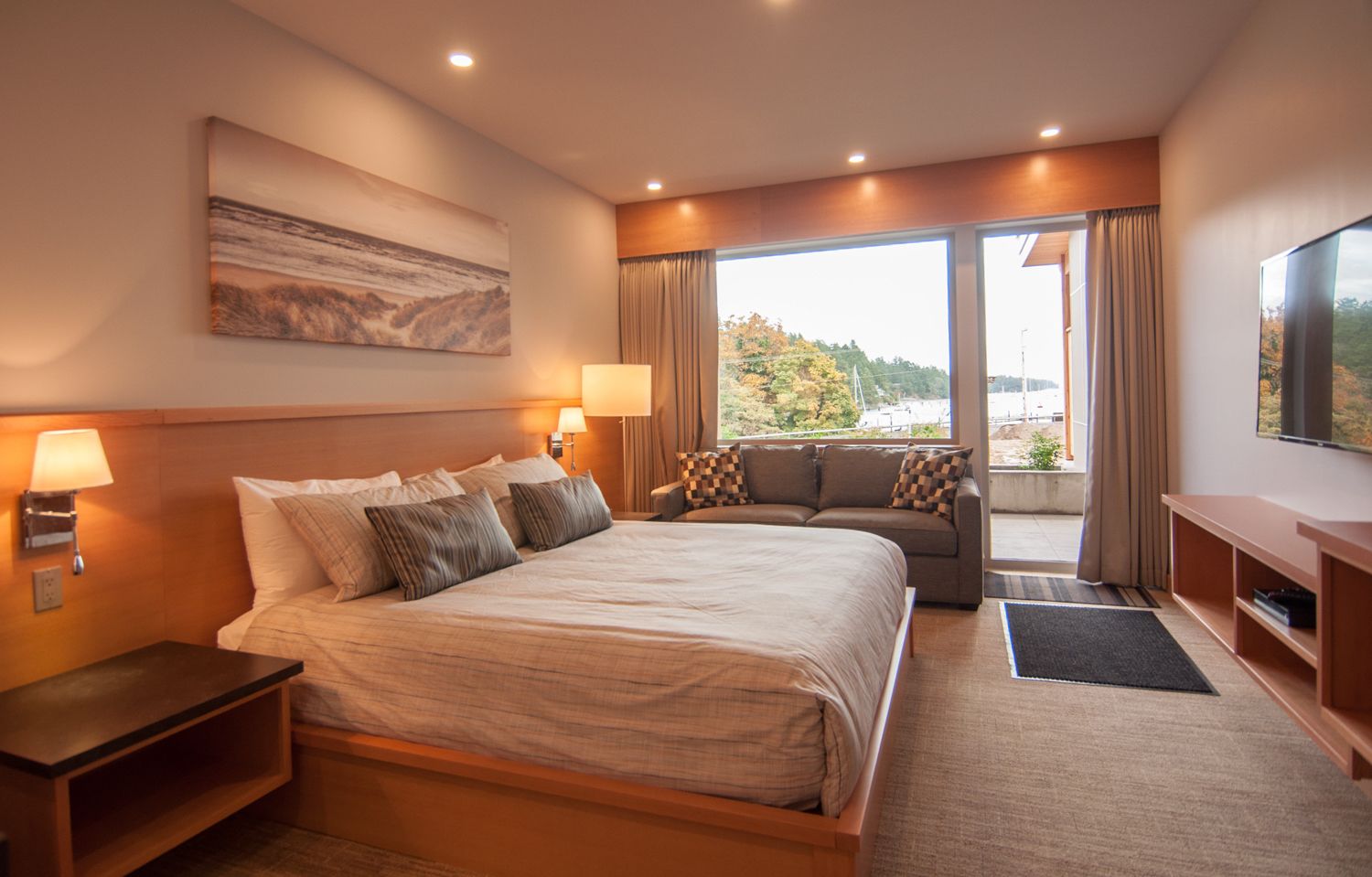 Bàn, khu vực làm việc phù hợp cho laptop, bàn ủi/dụng cụ ủi quần áo 