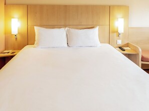 Room, 1 Double Bed | In-room safe, desk, soundproofing, iron/ironing board - ibis Oviedo (Oviedo)