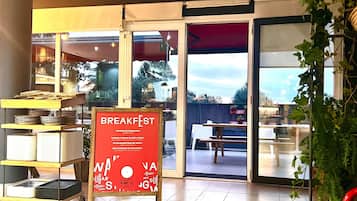 Buffet breakfast for a fee on weekends