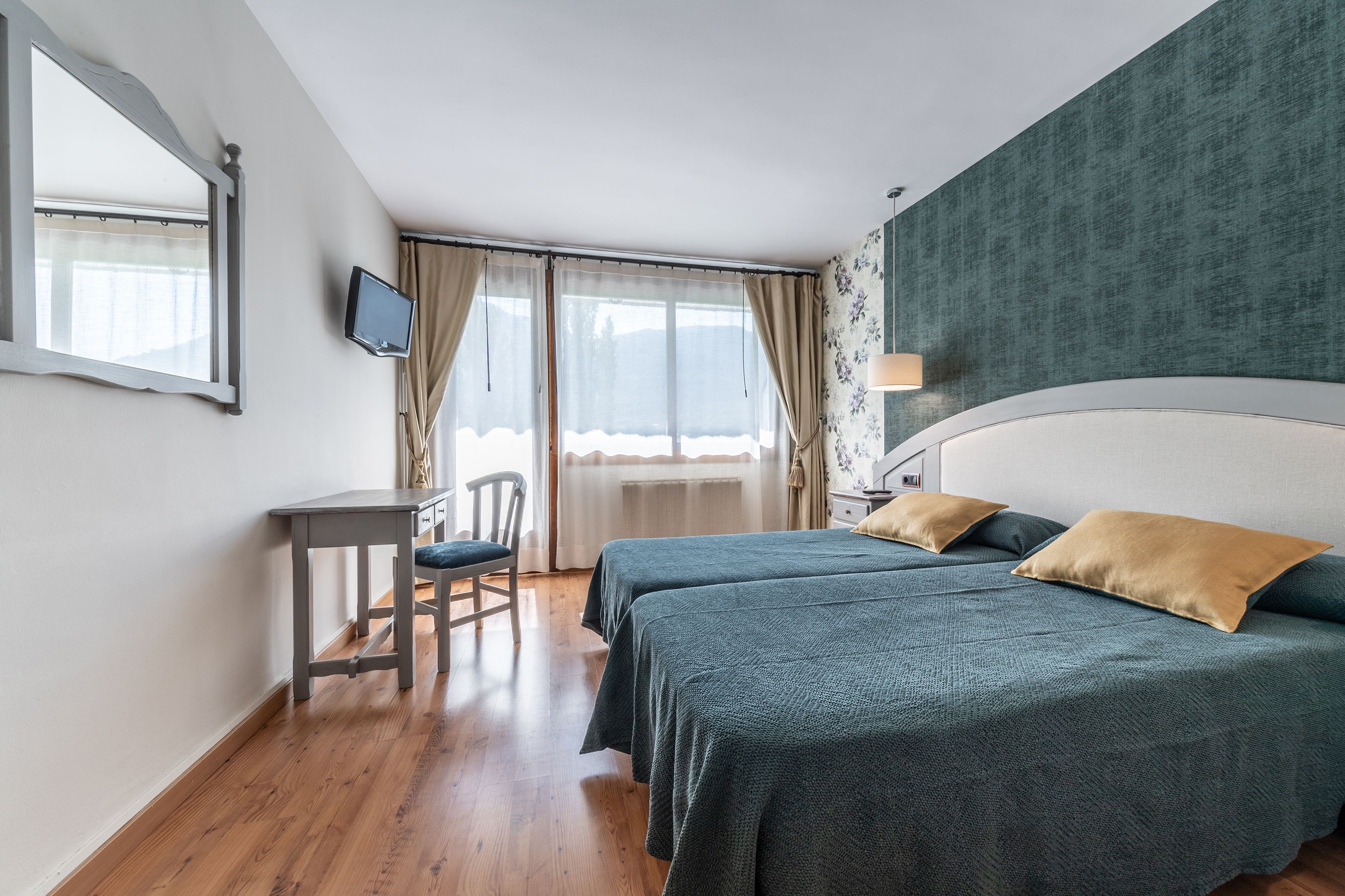 superior double room | down duvets, minibar, in-room safe, desk