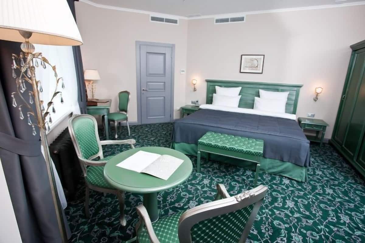 Traditionele suite | Hypoallergeen beddengoed, een kluis op de kamer