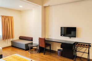 Két bảo mật tại phòng, bàn ủi/dụng cụ ủi quần áo 