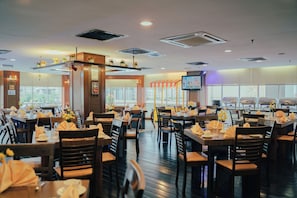Breakfast, lunch and dinner served - Sentral Riverview Melaka (Malacca City)