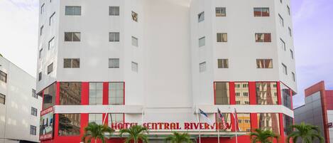 Fachada da propriedade