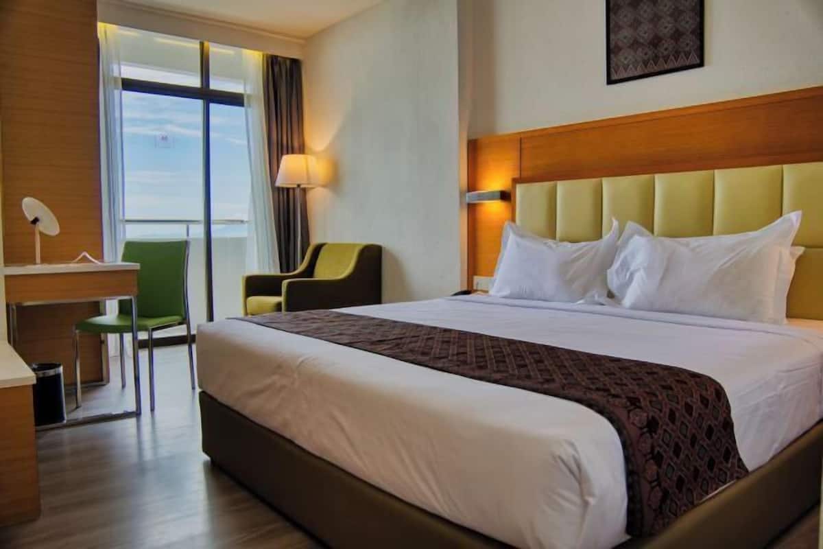 In-room safe, iron/ironing board (on request), free WiFi