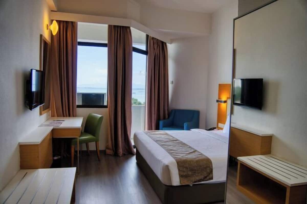 In-room safe, iron/ironing board (on request), free WiFi