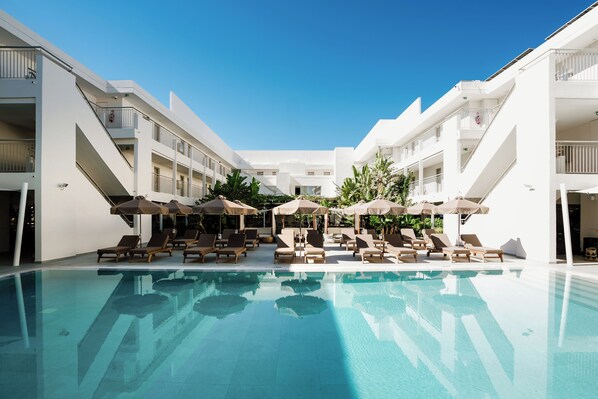 Außenpool (je nach Saison geöffnet)