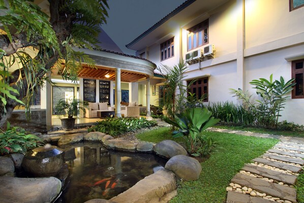 Garden - Cakra Kusuma Hotel (Depok)