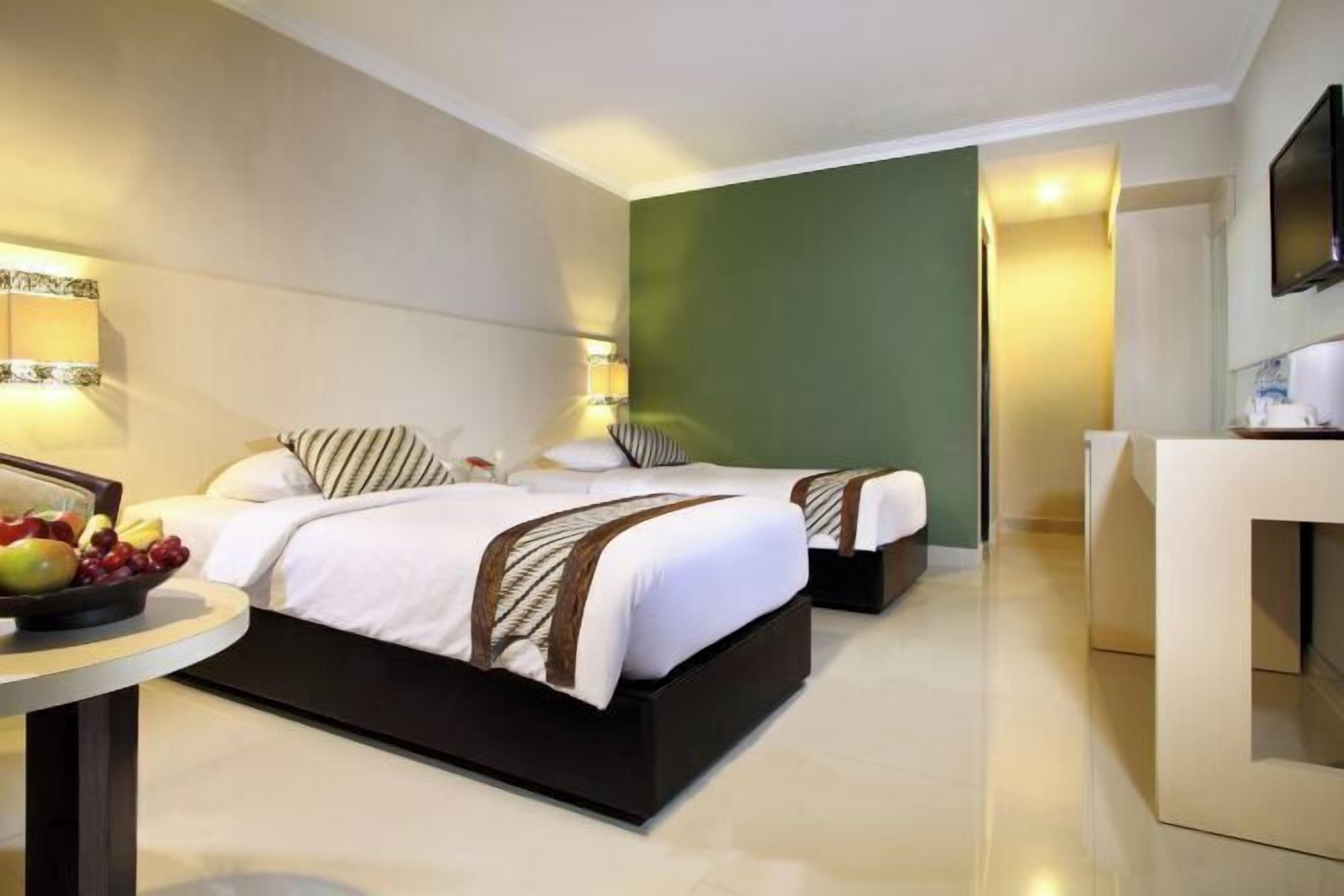 In-room safe, desk, rollaway beds, free WiFi