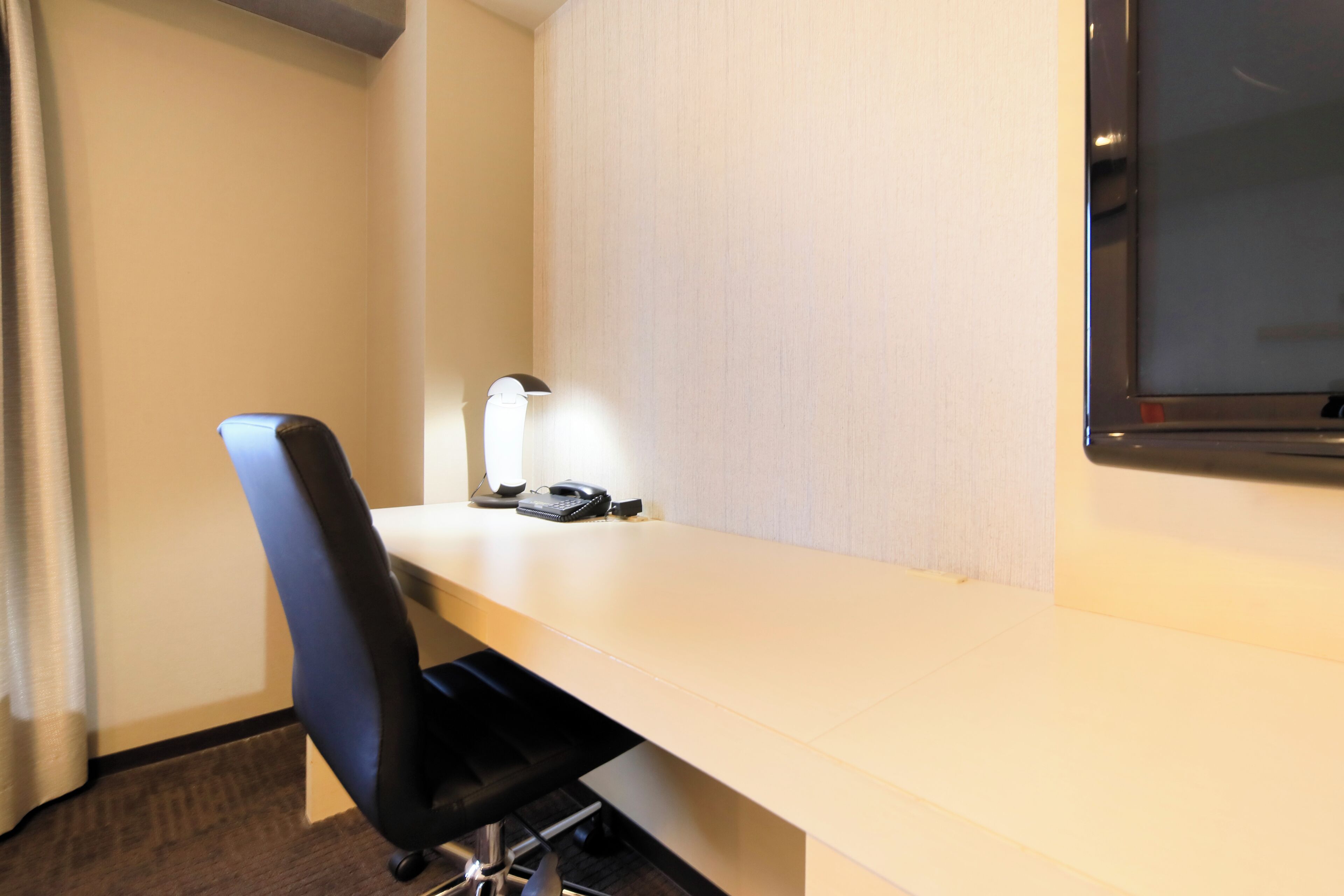 1 bedroom, egyptian cotton sheets, premium bedding, down duvets