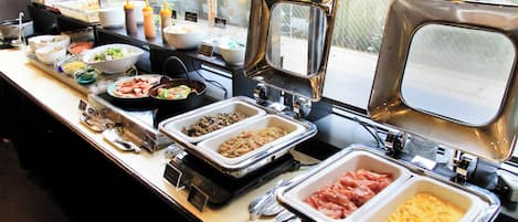 Tägliches Frühstücksbuffet (1500 JPY pro Person)