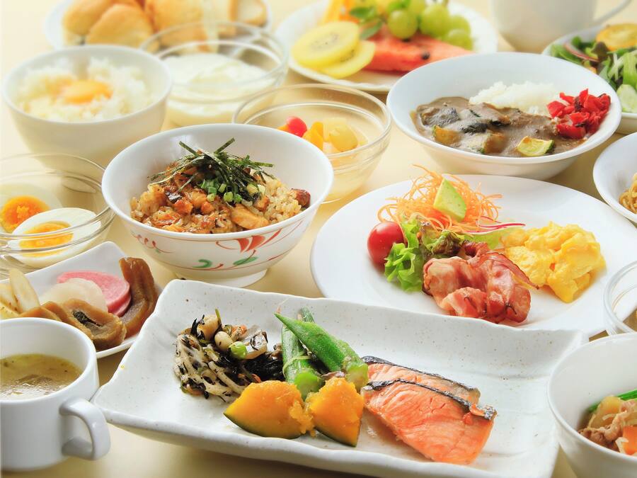 Tägliches Frühstücksbuffet (1500 JPY pro Person)