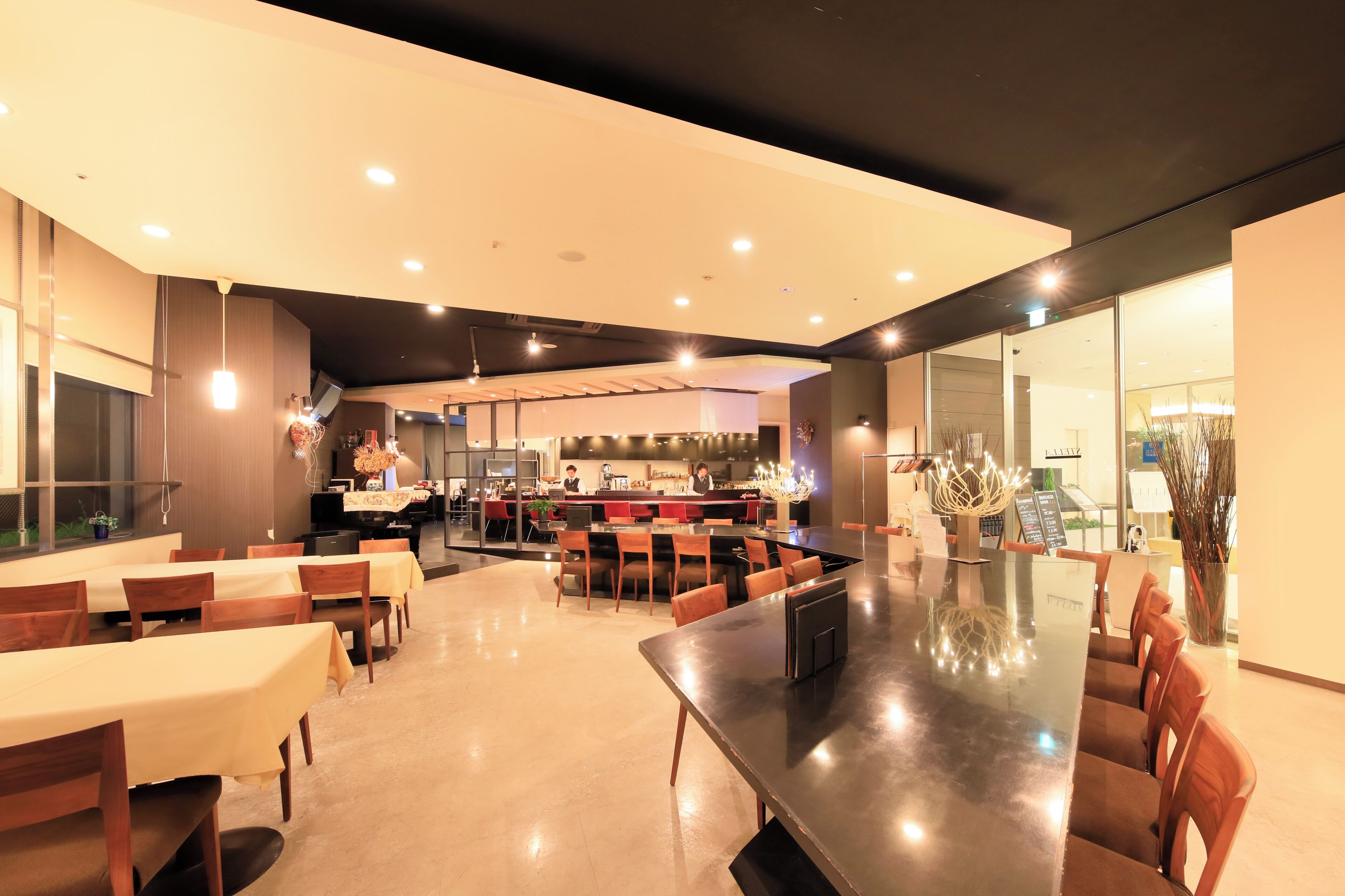 breakfast, lunch and dinner served