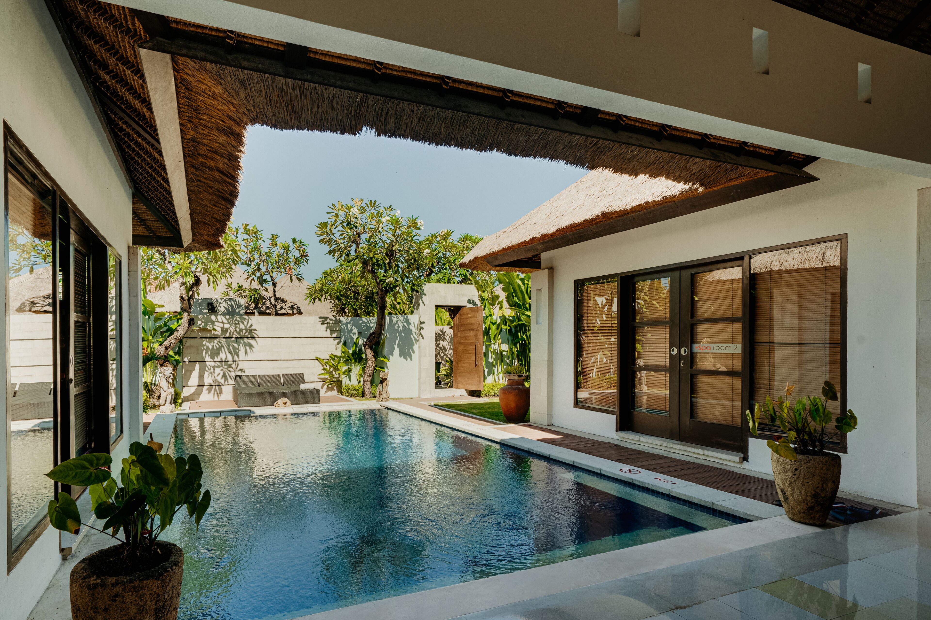 Couples treatment room(s), body treatments, aromatherapy, body wraps