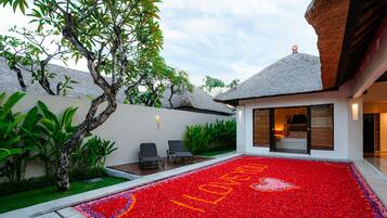 Kolam renang outdoor