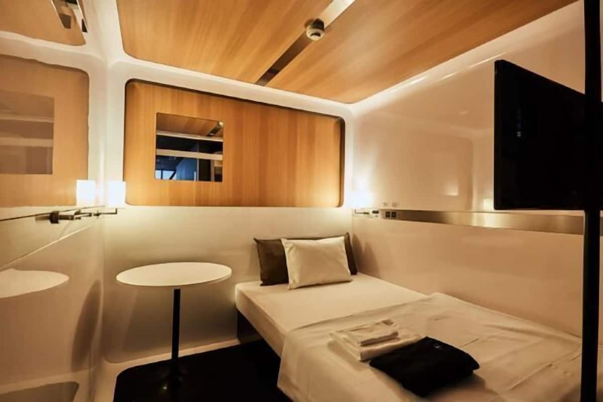 In-room safe, free WiFi, bed sheets