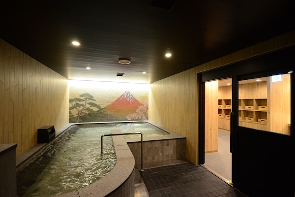 Cabin, chỉ dành cho nữ, không hút thuốc (First Class) | Phòng tắm | Dép đi trong nhà, khăn tắm