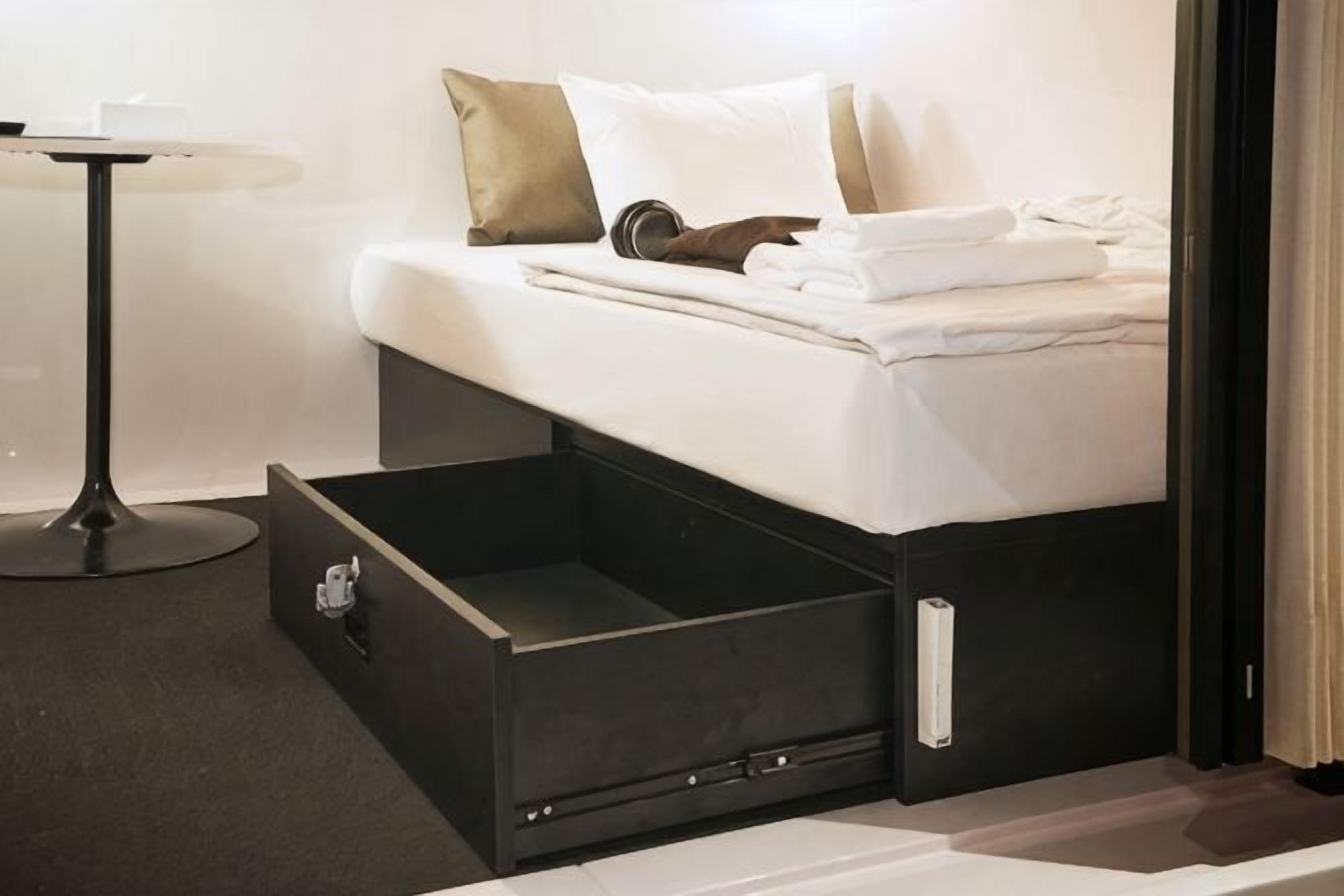 In-room safe, free WiFi, bed sheets