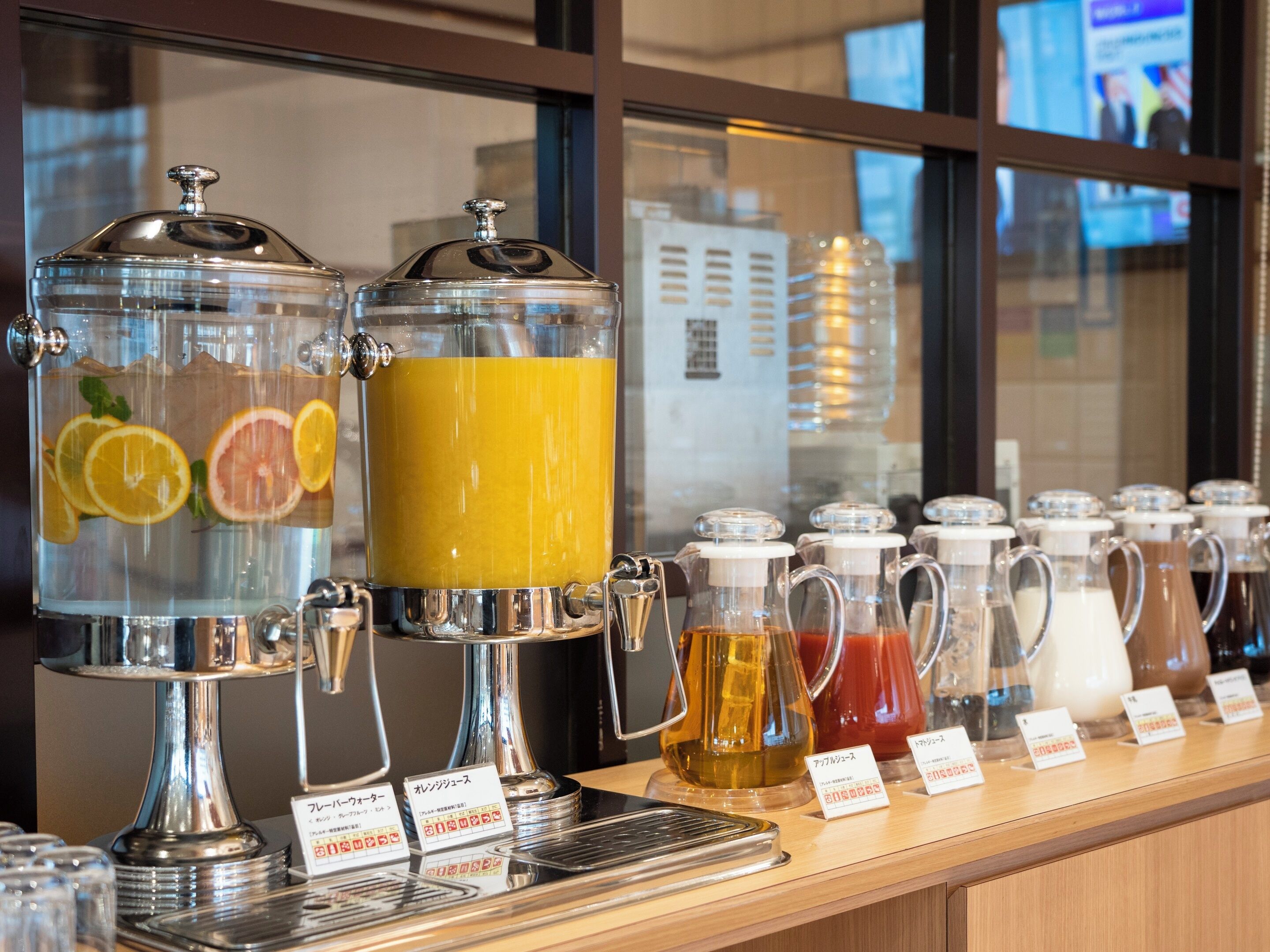 daily buffet breakfast (jpy 2500 per person)