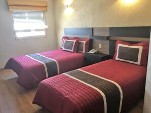 In-room safe, soundproofing, iron/ironing board, free WiFi - Ibeurohotel Guadalajara Expo (Guadalajara)