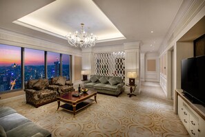 Minibar, in-room safe, desk, laptop workspace