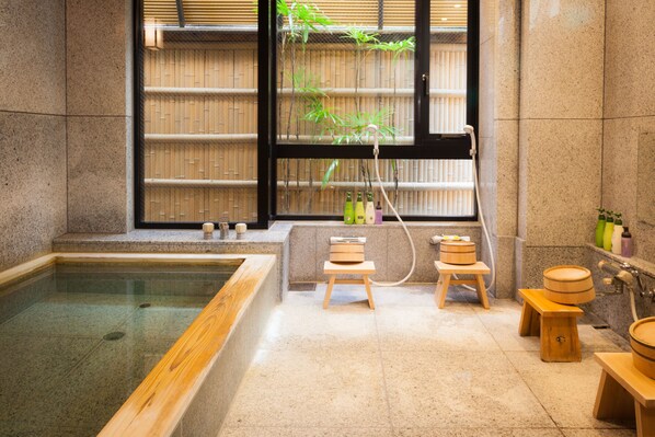 Tina de hidromasaje interior