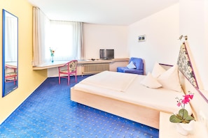 Minibar, Schreibtisch, schallisolierte Zimmer, Bügeleisen/Bügelbrett