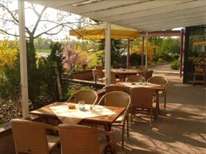Terrace/patio - Hotel-Restaurant Kerzenstüble (Gaertringen)