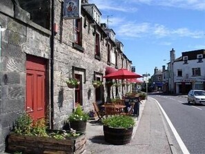 Exterior - Sutherland Inn (Brora)