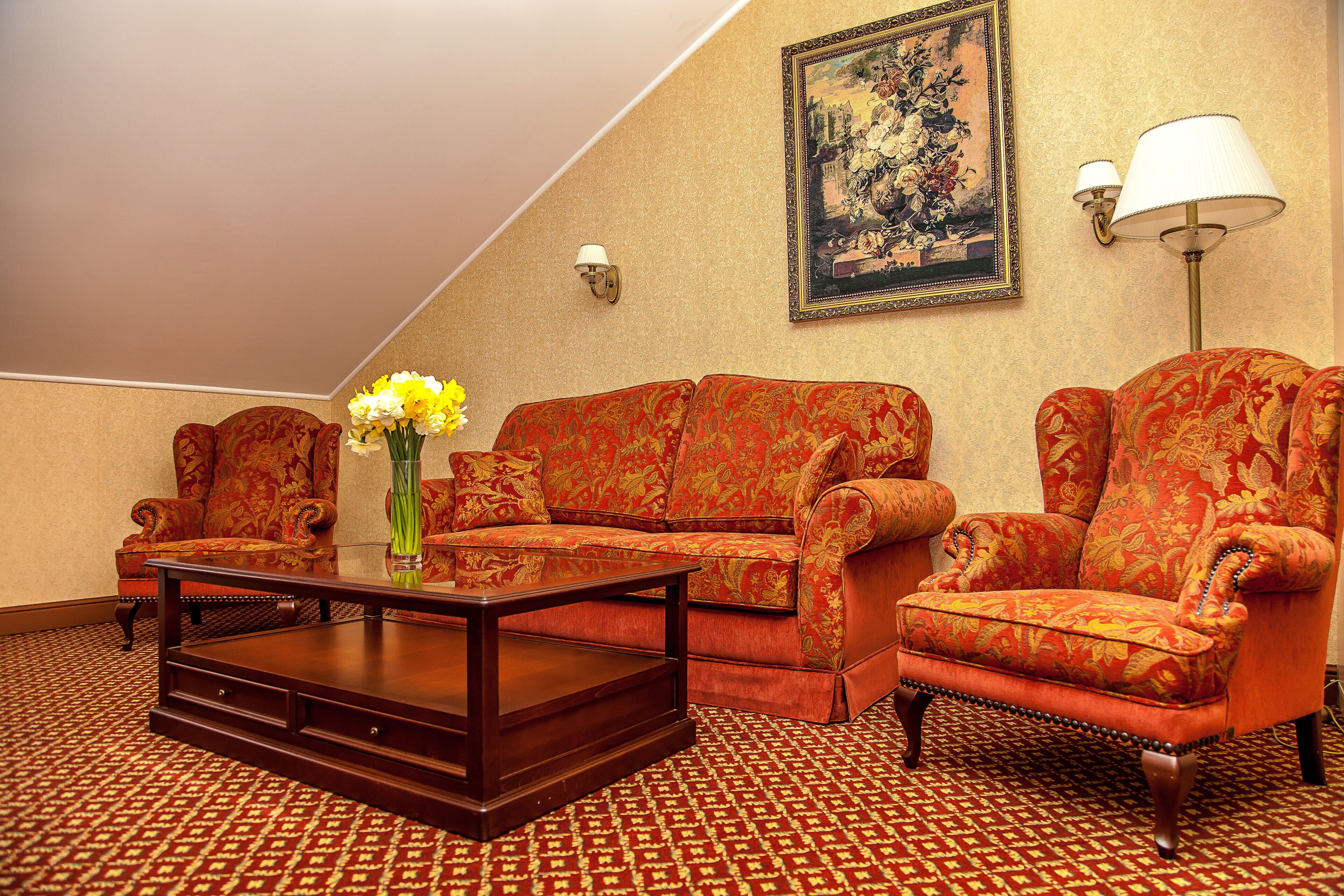 Svit | Värdeförvaringsskåp på rummet, skrivbord och gratis wi-fi