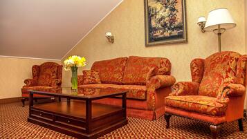 Svit | Värdeförvaringsskåp på rummet, skrivbord och gratis wi-fi