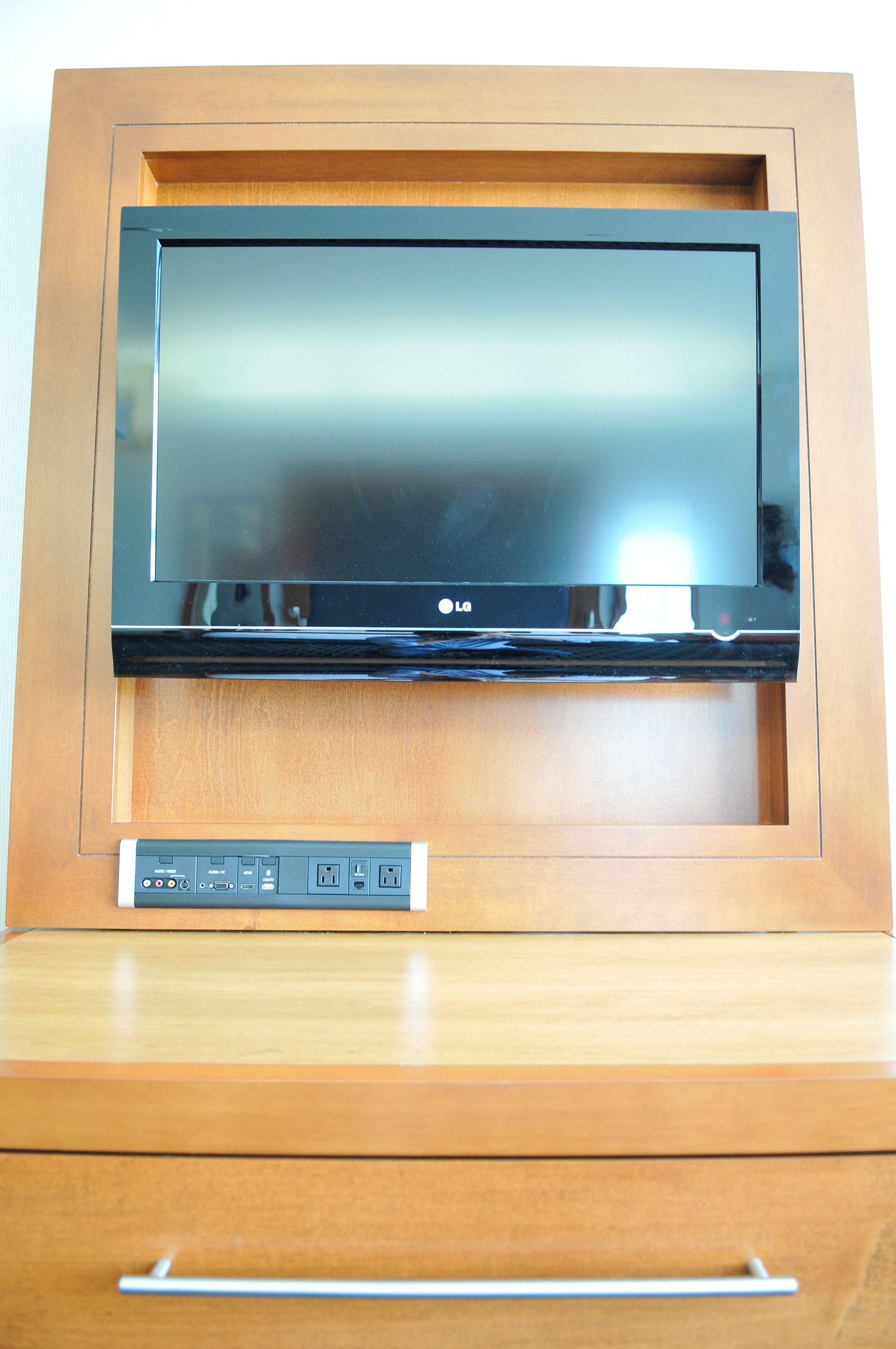 hypo-allergenic bedding, down duvets, pillow-top beds, in-room safe