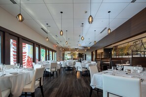Breakfast, lunch and dinner served  - The Hotel at Kirkwood Center (Cedar Rapids)