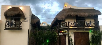 Lo Nuestro Petit Hotel