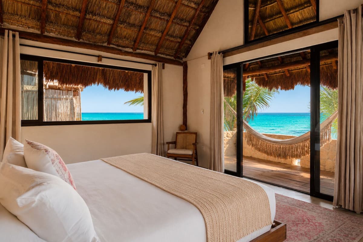 In-room safe, WiFi, bed sheets