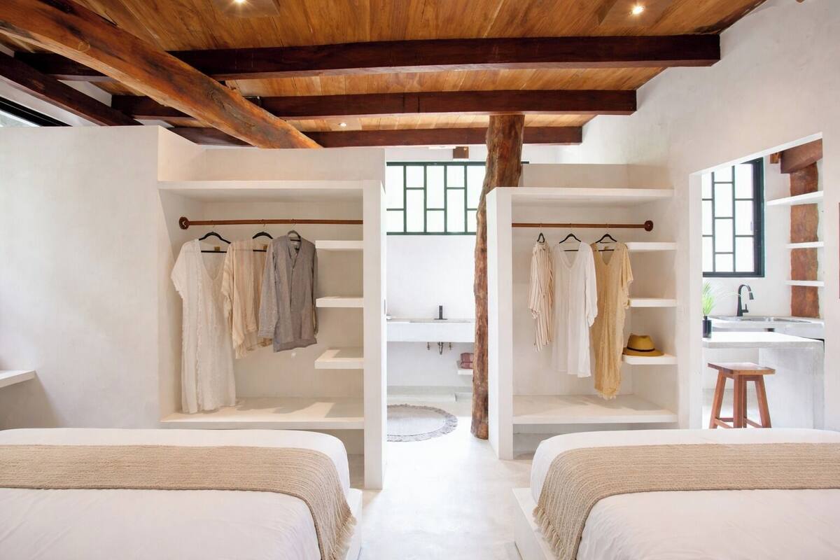 In-room safe, WiFi, bed sheets