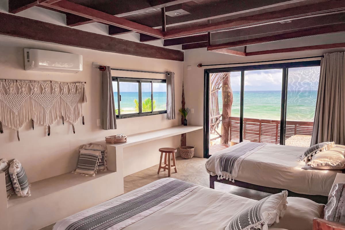 In-room safe, WiFi, bed sheets