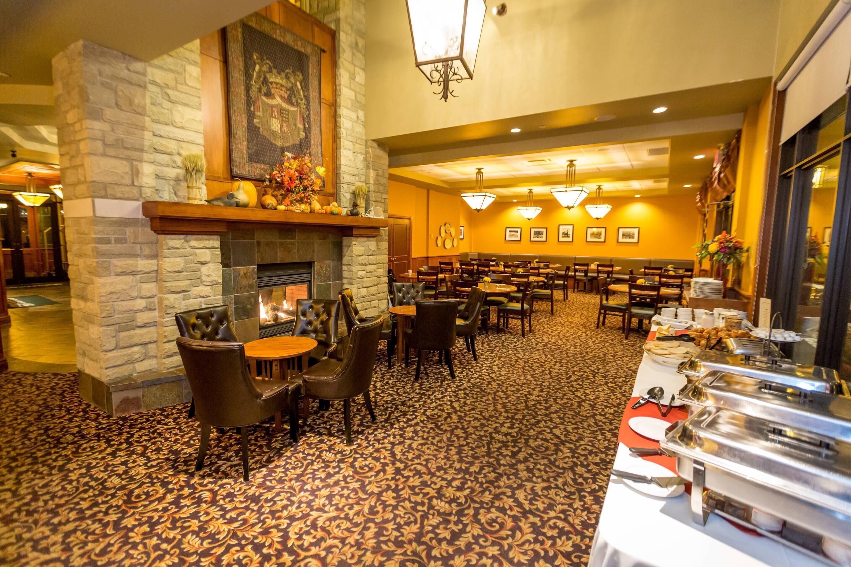 Déjeuner, dîner, souper et brunch servis sur place