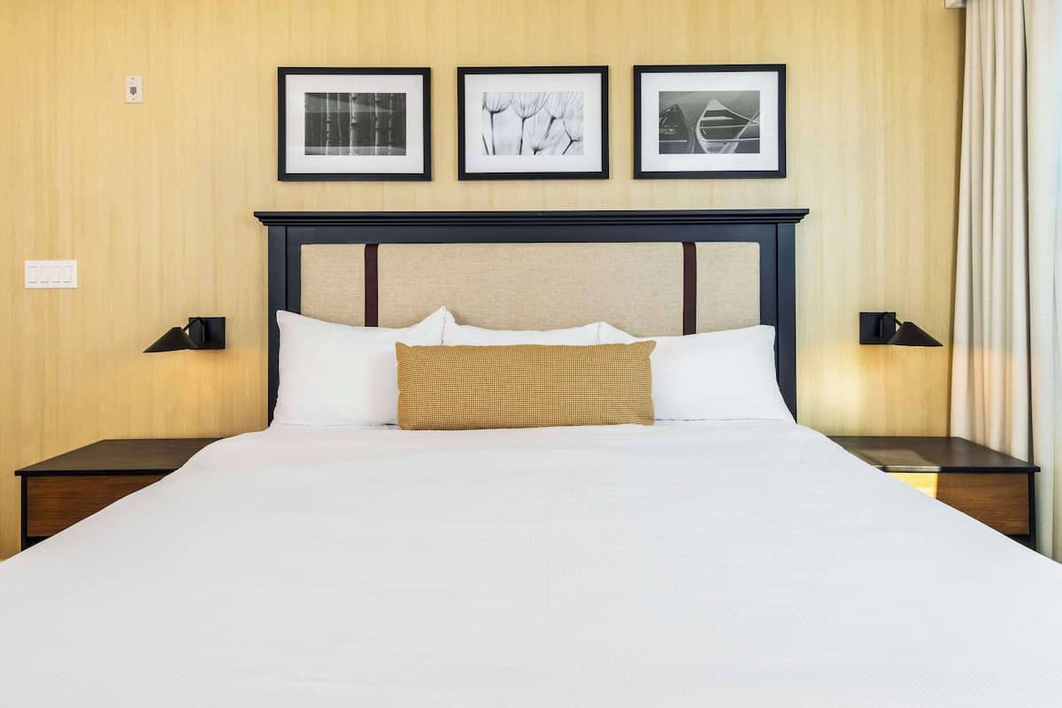 1 Schlafzimmer, hochwertige Bettwaren, Daunenbettdecken