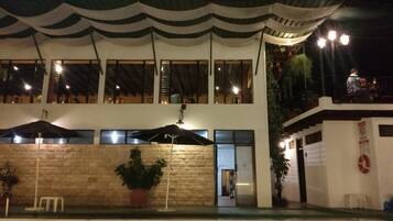 Alberca al aire libre