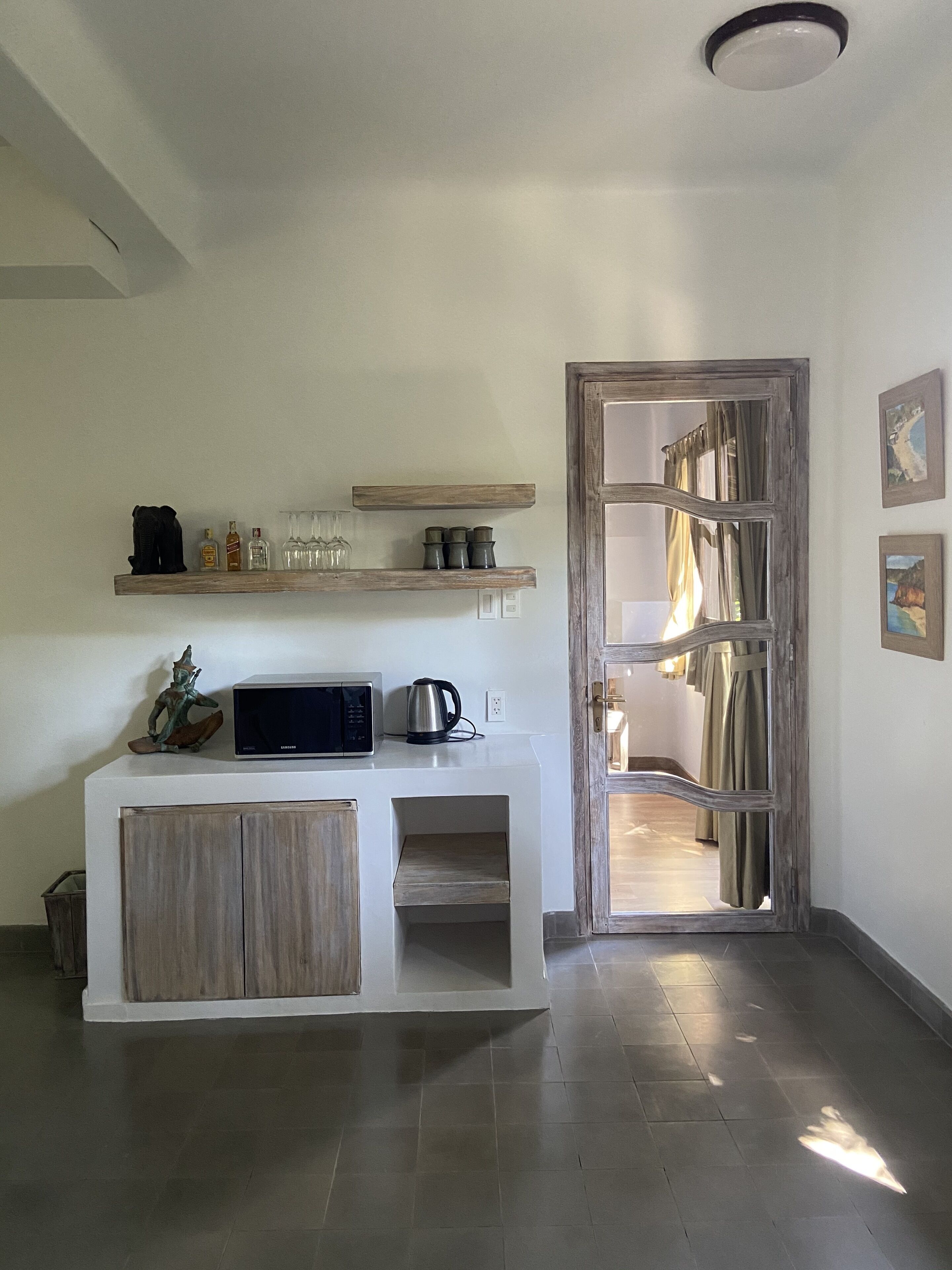 villa, 4 bedrooms | living area | tv