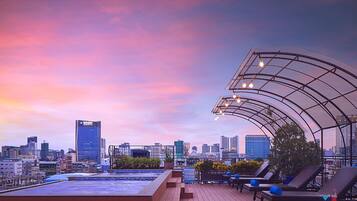 Breakfast, lunch served; international cuisine, al fresco dining