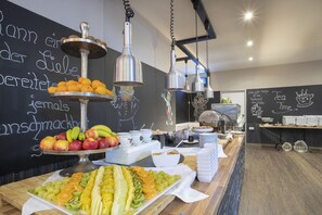 Desayuno buffet todos los días (con cargo) 