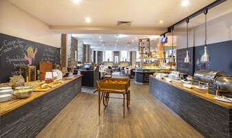 Daily buffet breakfast (EUR 19 per person)