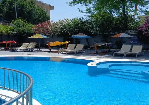 Golden Moon Apart Hotel
