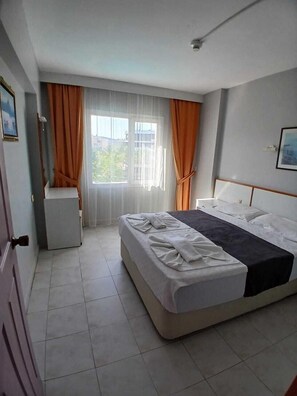 Desk, free WiFi, bed sheets