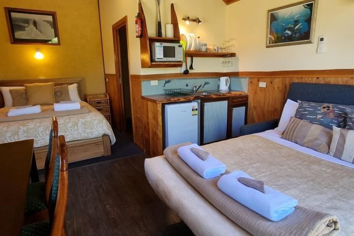 Laptop workspace, iron/ironing board, free WiFi, individually decorated