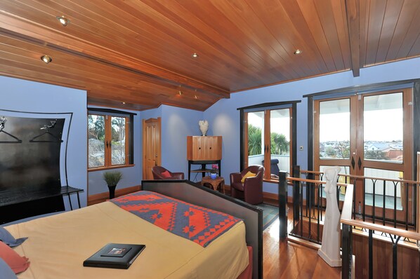 The Loft | Egyptian cotton sheets, in-room safe, individually decorated