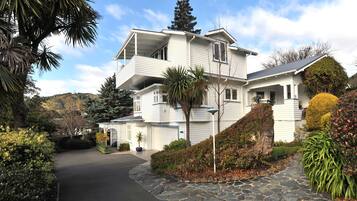 Fachada da propriedade